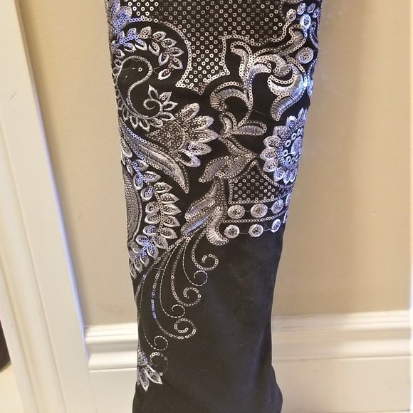 Beaded boots size 8.5 (CDN) - Picture 3 of 4